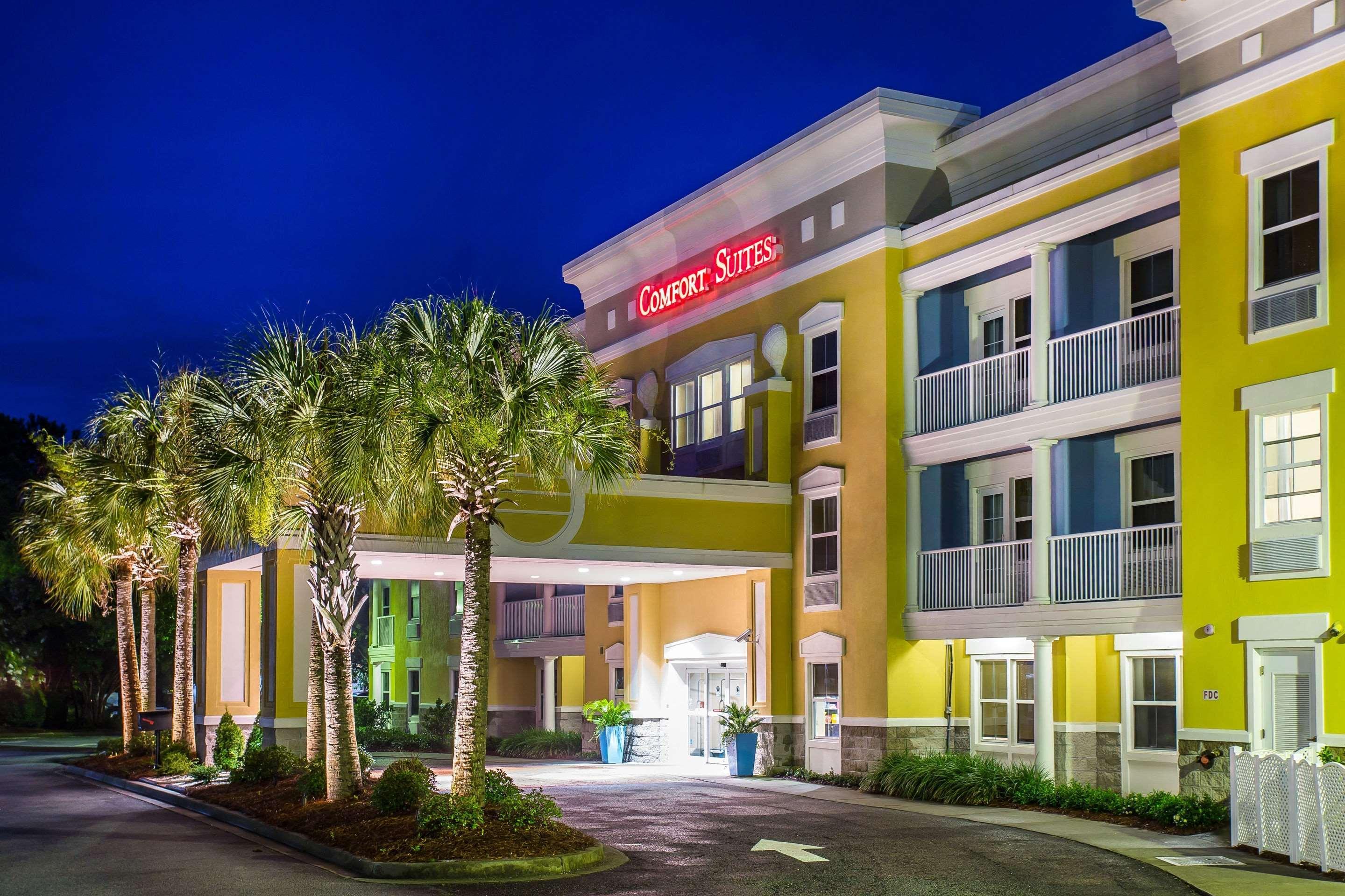 Comfort Suites At Isle Of Palms Connector Charleston Exterior photo