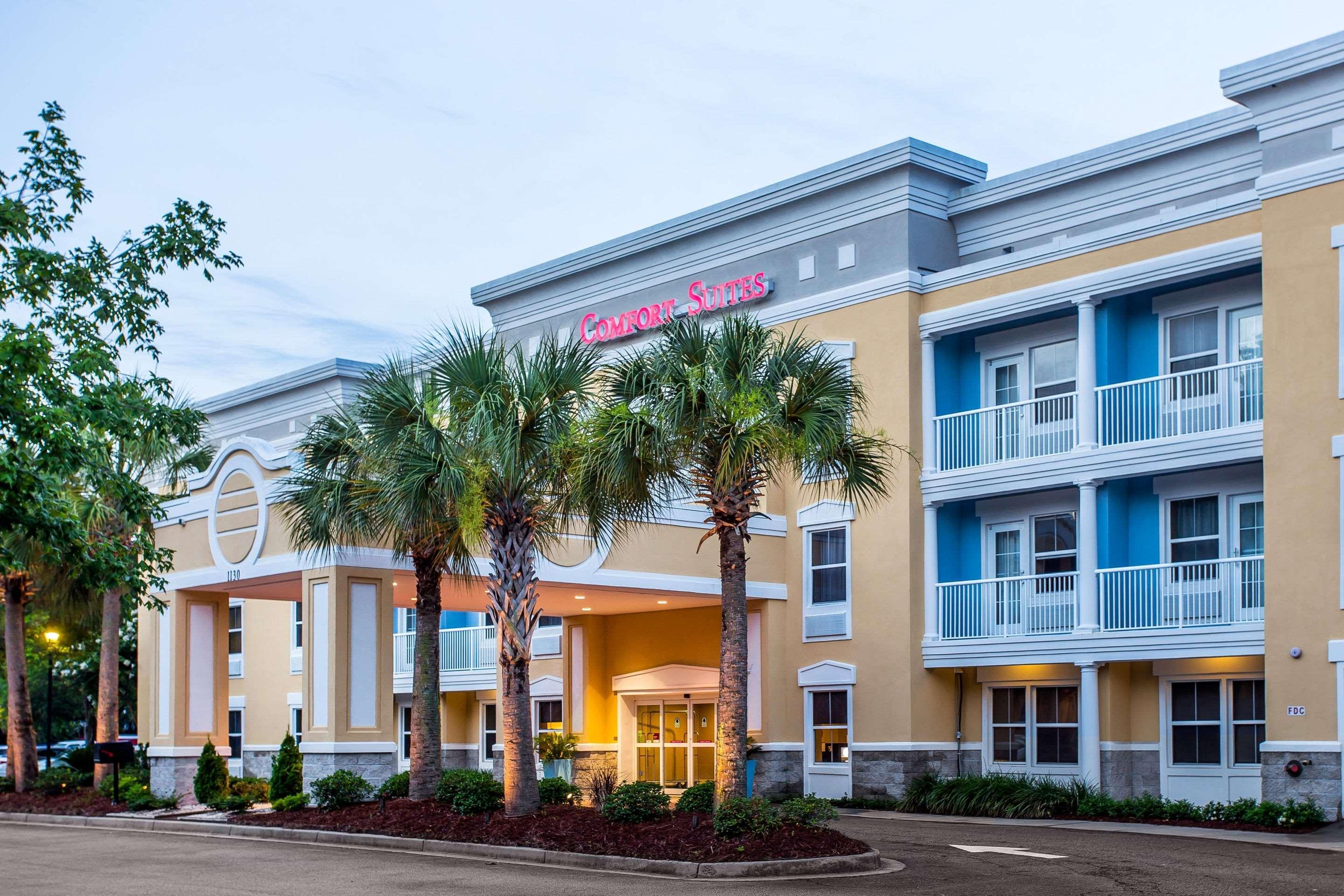 Comfort Suites At Isle Of Palms Connector Charleston Exterior photo