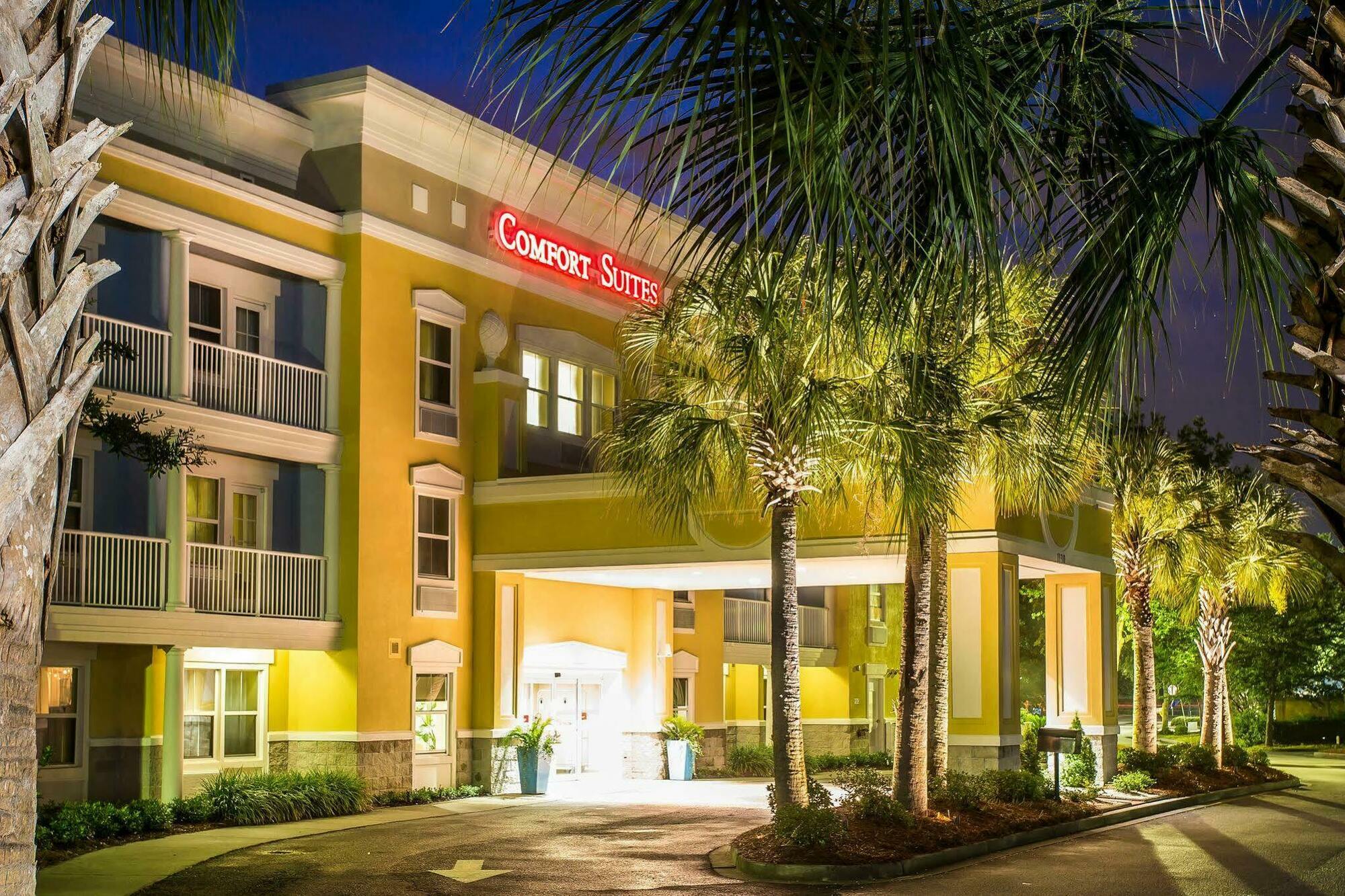 Comfort Suites At Isle Of Palms Connector Charleston Exterior photo